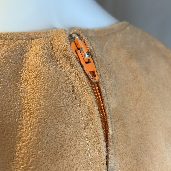 Chester Weinberg Sz 8 Suede Peplum Full Zip Back Sleeveless Top - Picture 10 of 12